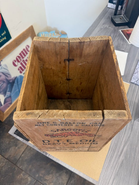 Original Gargoyle 5 Gallon Wooden Box Socony