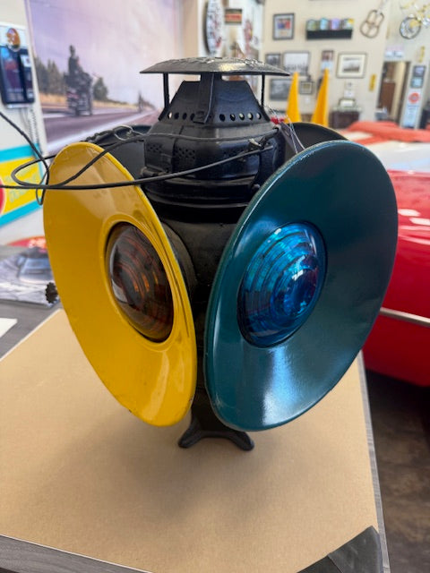 Adlake non-sweating railroad four-way signal