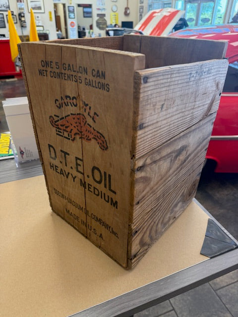 Original Gargoyle 5 Gallon Wooden Box Socony