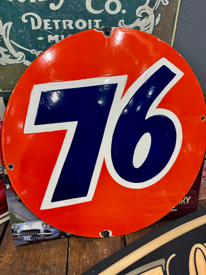 Union 76 round sign